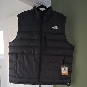 The North Face Men's Black Puffer Vest